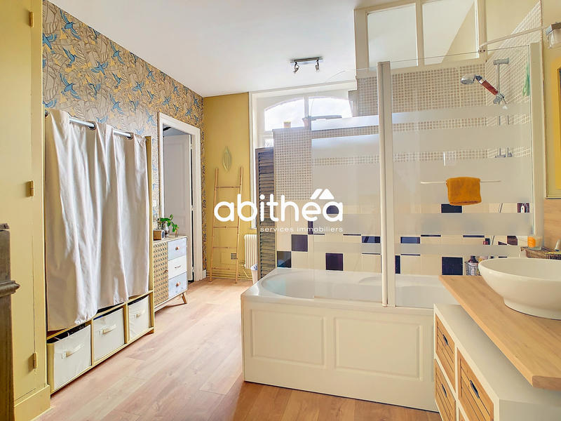 Appartement - 108 m² - 4 pièces