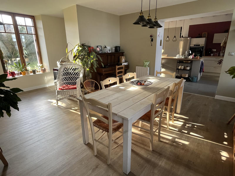 Maison - 198 m² - 7 pièces