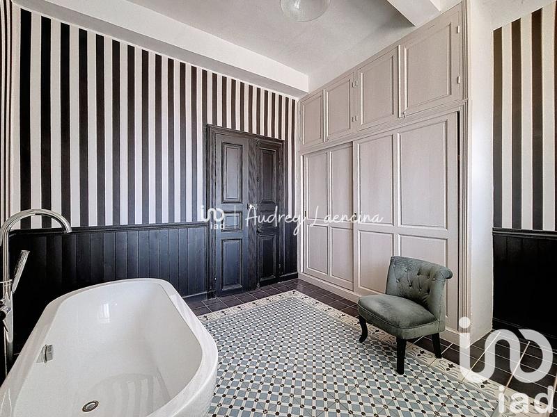 Maison - 391 m² - 12 pièces