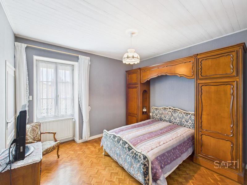 Maison - 211 m² - 8 pièces