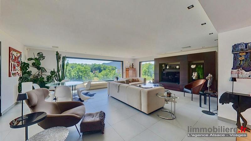 Maison - 270 m² - 5 pièces