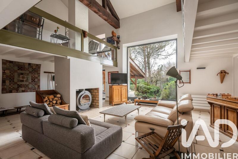 Maison - 239 m² - 5 pièces