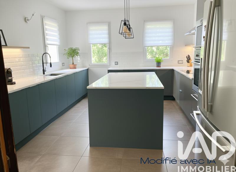 Maison - 246 m² - 7 pièces