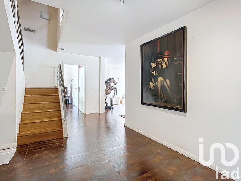 Maison - 200 m² - 8 pièces