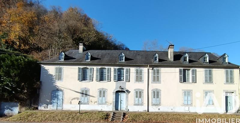 Maison - 383 m² - 12 pièces