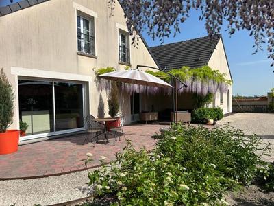 Maison - 206 m² - 5 pièces