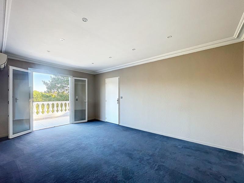 Maison - 200 m² - 6 pièces