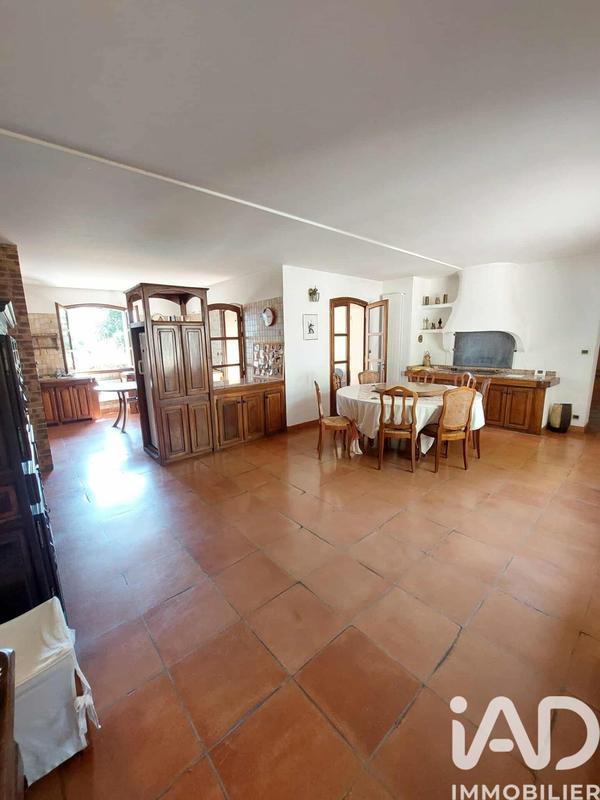 Maison - 389 m² - 10 pièces