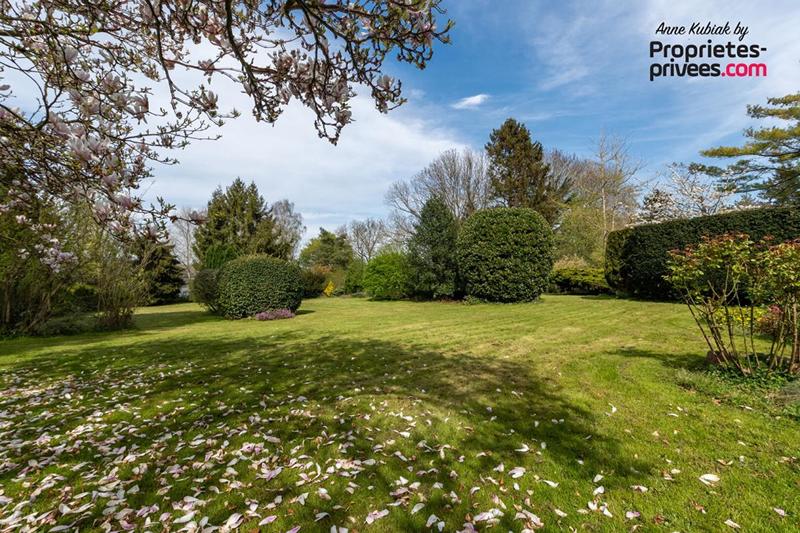 Maison - 195 m² - 9 pièces