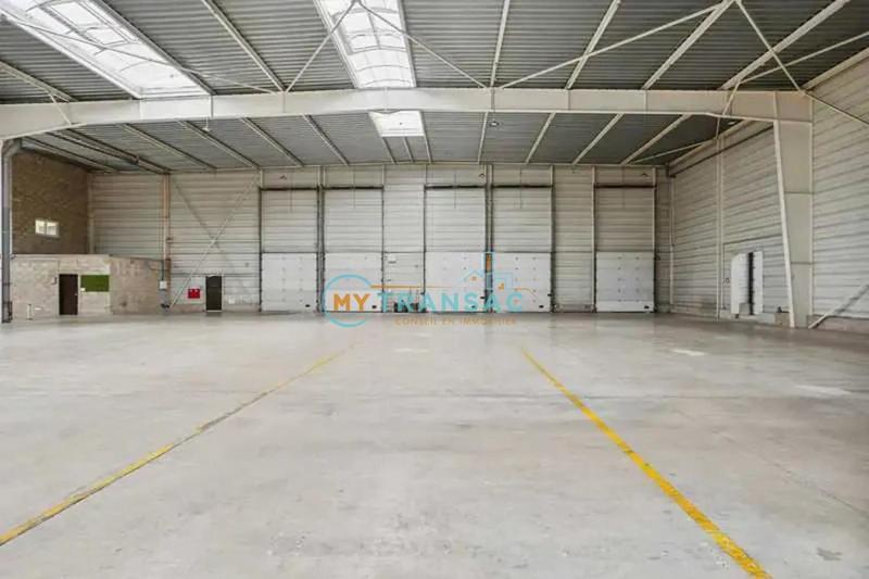 Entrepôt - 4 542 m²