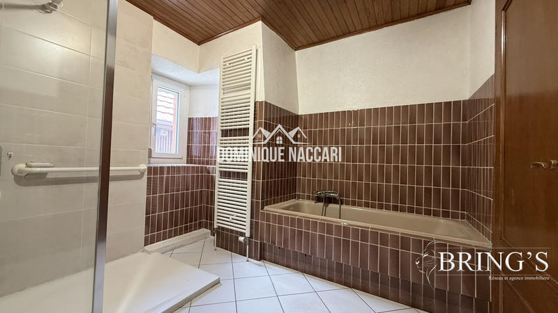 Maison - 140 m² - 6 pièces