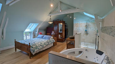 Maison - 247 m² - 8 pièces