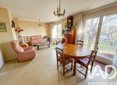Maison - 90 m² - 6 pièces