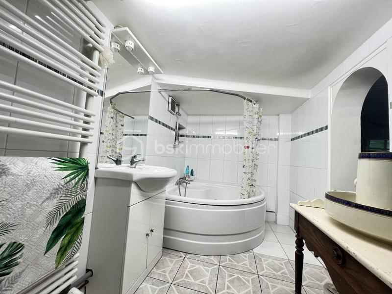 Maison - 143 m² - 7 pièces