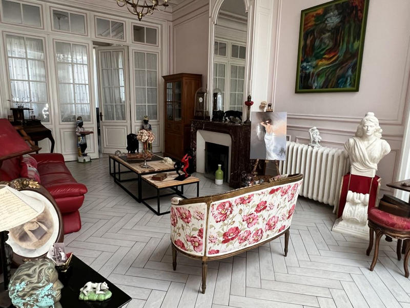 Maison - 290 m² - 8 pièces