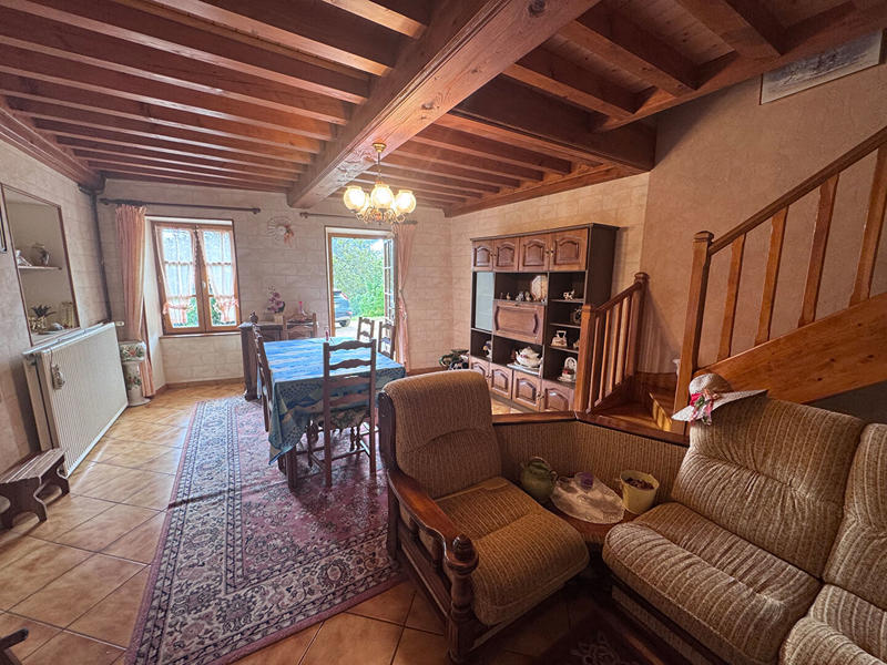 Maison - 210 m² - 9 pièces