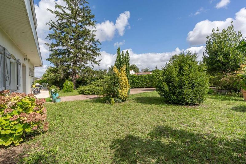 Maison - 250 m² - 8 pièces