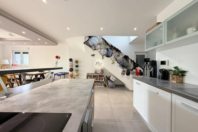 Maison contemporaine - 130 m² - 6 pièces