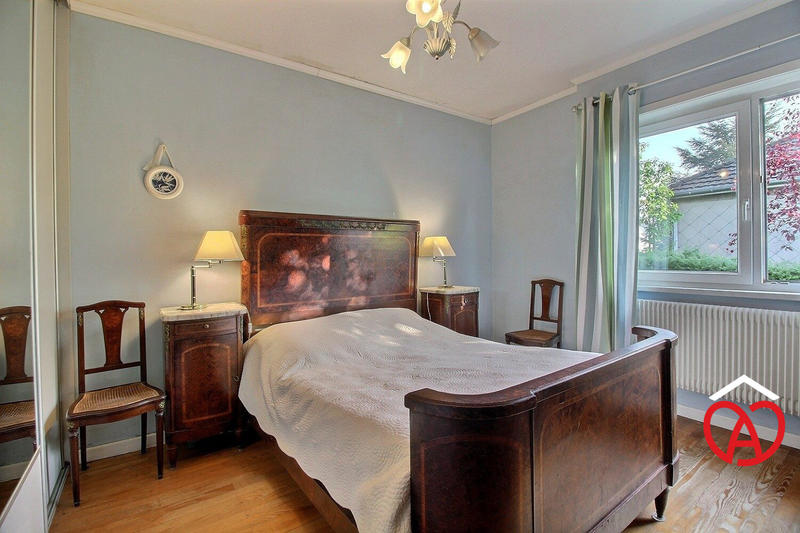 Maison - 216 m² - 8 pièces