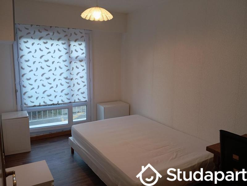 Chambre - 11 m² - 1 pièce