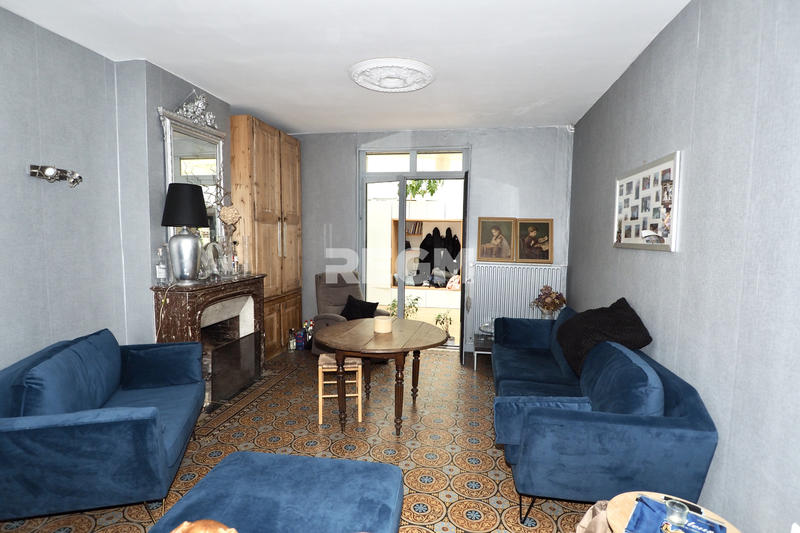 Maison - 310 m² - 8 pièces