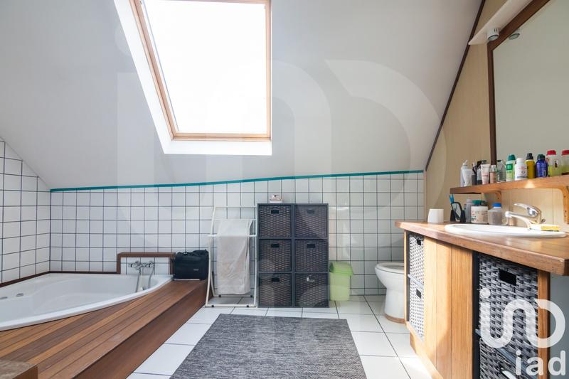 Maison - 241 m² - 6 pièces