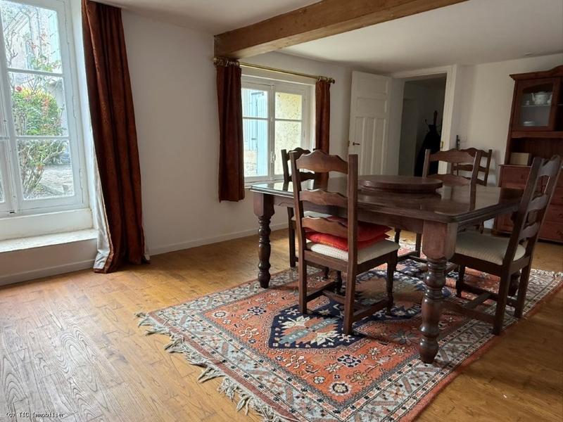 Maison de village - 392 m² - 10 pièces