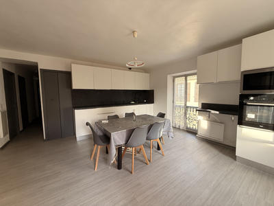 Appartement - 84 m² - 4 pièces