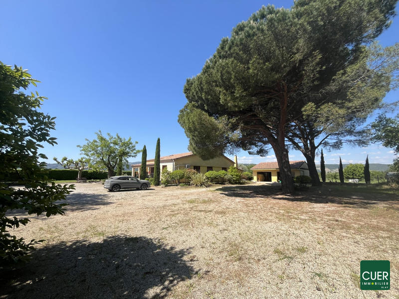 Maison - 174 m² - 6 pièces