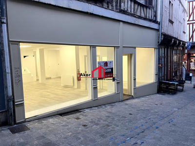 Local commercial - 130 m² - 1 pièce