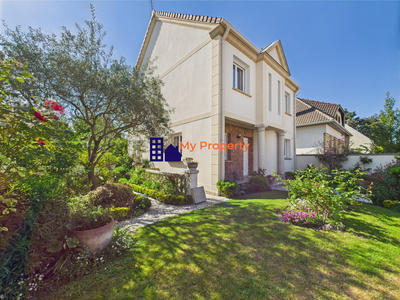 Villa - 140 m² - 6 pièces