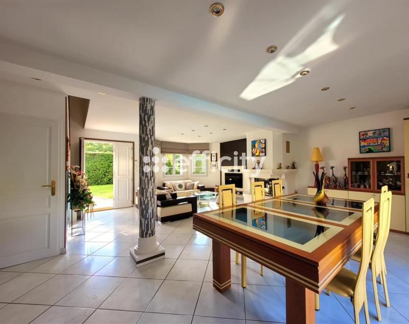 Maison - 135 m² - 6 pièces