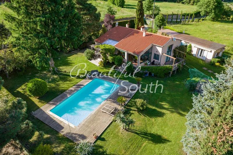 Maison - 147 m² - 9 pièces