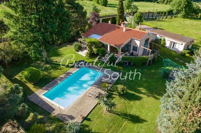 Maison - 147 m² - 9 pièces