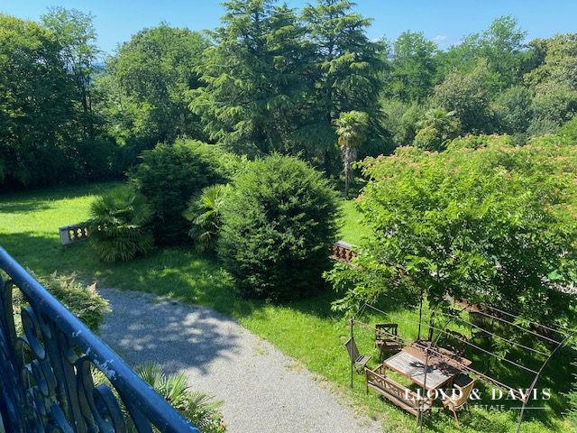 Château - 520 m² - 15 pièces