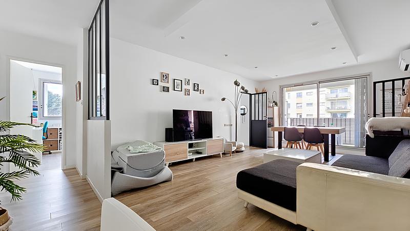 Appartement - 90 m² - 5 pièces