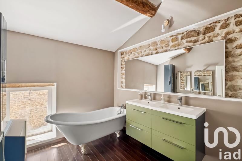 Maison - 210 m² - 6 pièces