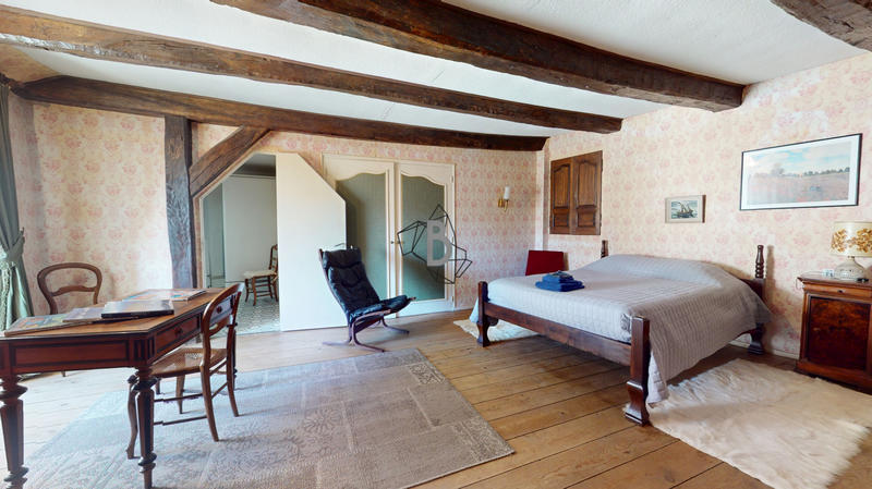 Maison - 300 m² - 6 pièces