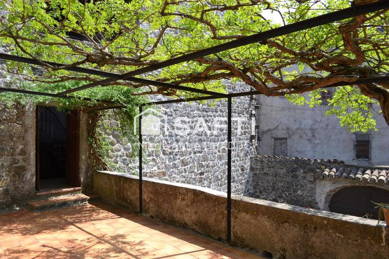 Maison - 210 m² - 8 pièces