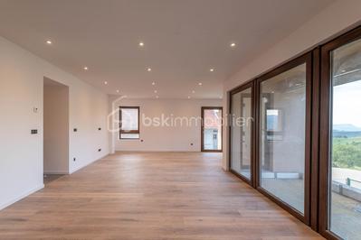 Appartement - 92 m² - 4 pièces