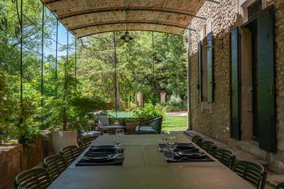 Maison - 330 m² - 8 pièces