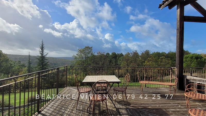 Maison - 215 m² - 7 pièces