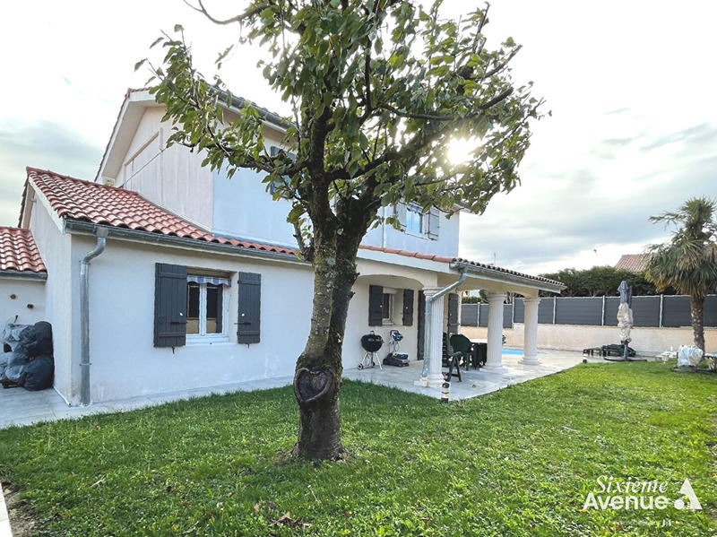 Maison - 146 m² - 8 pièces