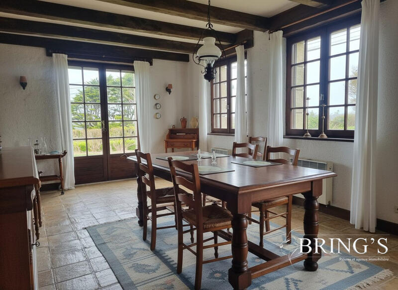 Maison traditionnelle - 105 m² - 4 pièces