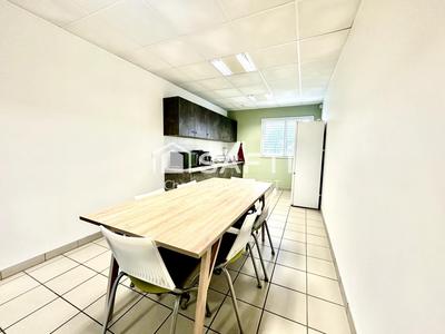 Bureau - 63 m² - 1 pièce