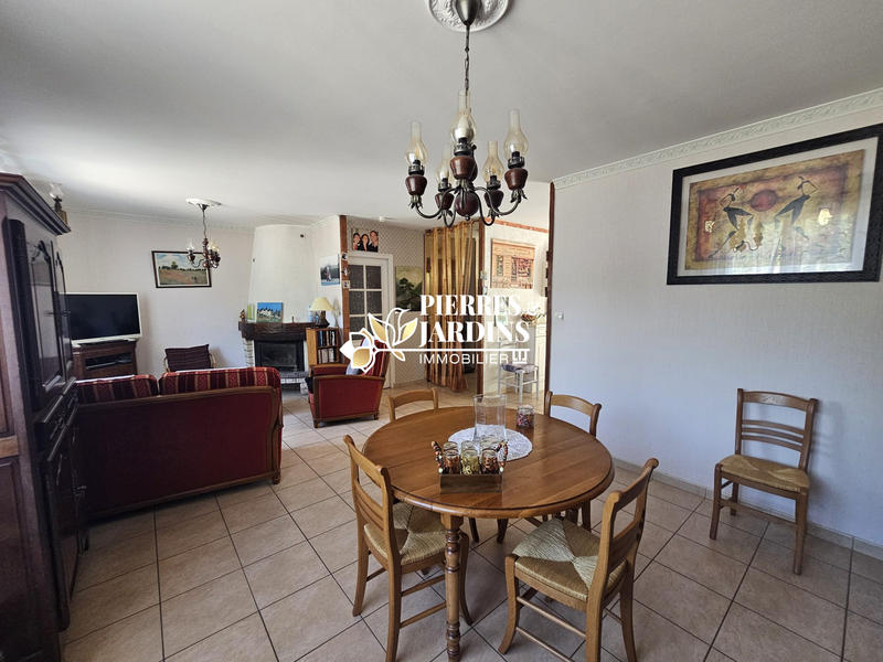 Maison - 99 m² - 5 pièces