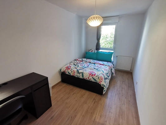 Chambre - 110 m² - 5 pièces