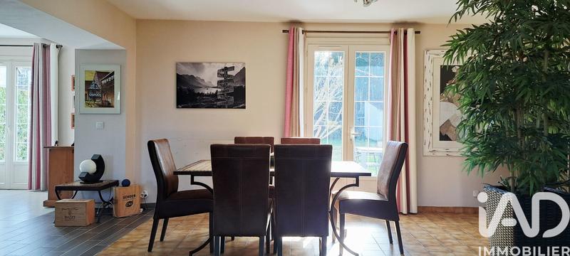 Maison - 202 m² - 8 pièces