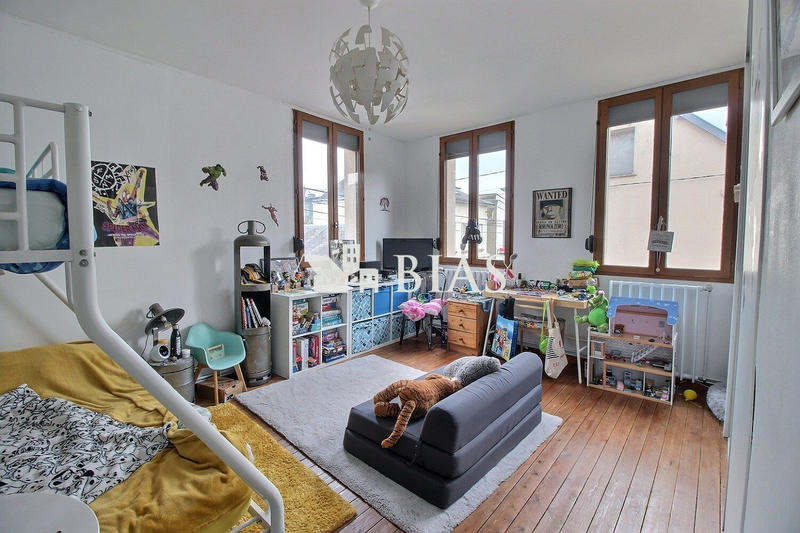 Maison - 174 m² - 7 pièces