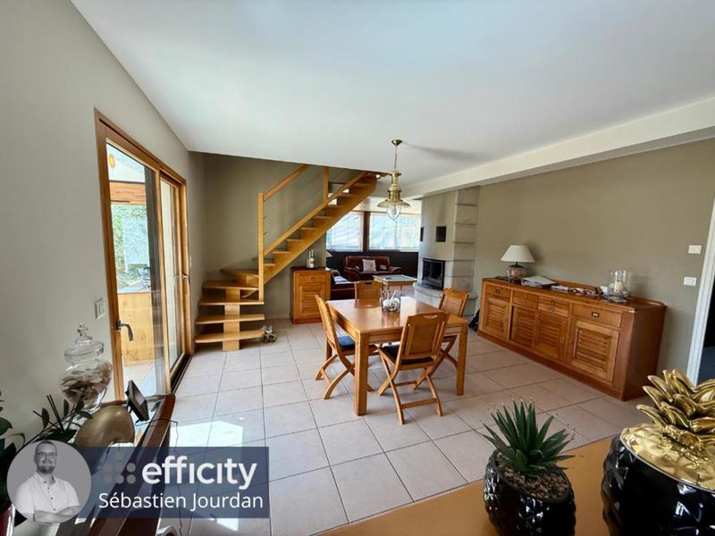 Maison - 187 m² - 6 pièces